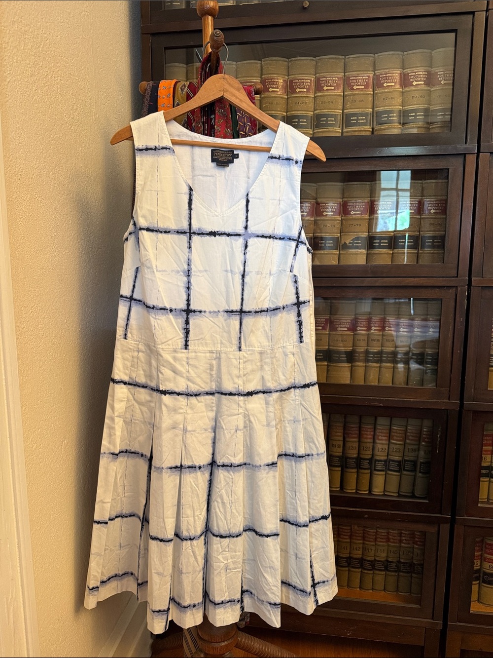 Pendleton Sleeveless‎ A-line Dress Size 12 White w/ Blue Plaid Pleated skirt